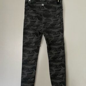 Vuori Camo Leggings - Black and Gray